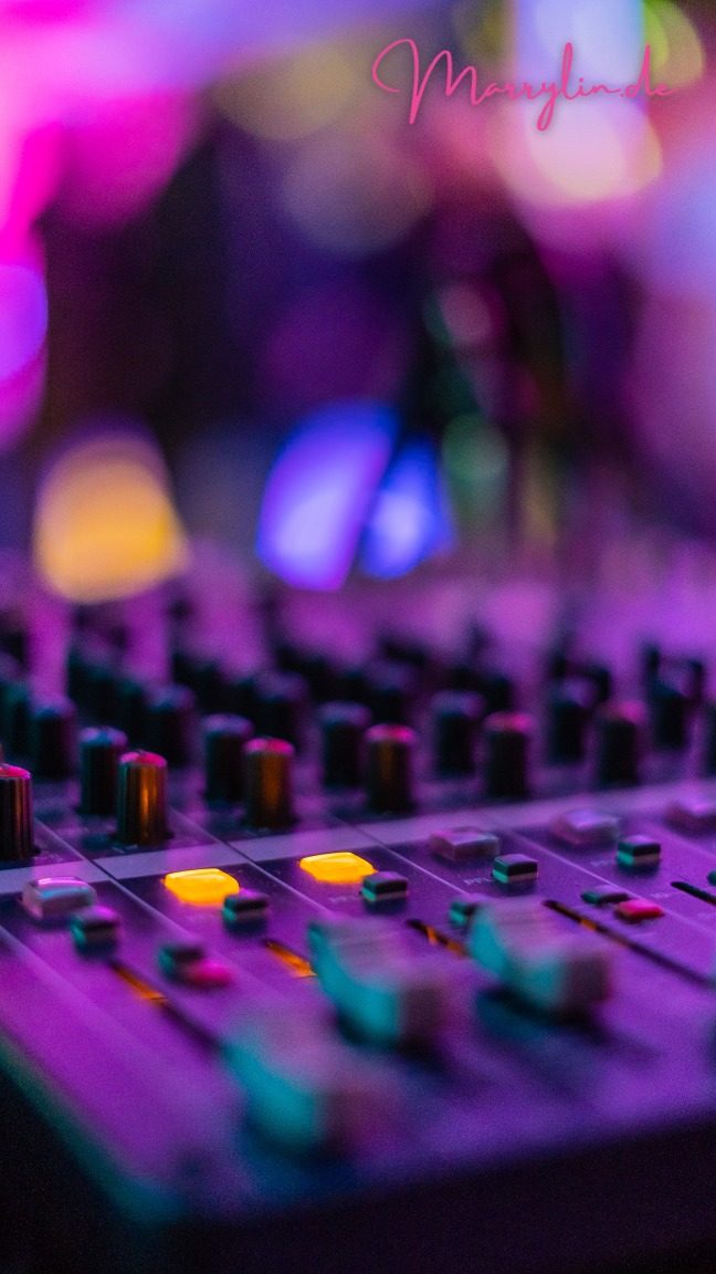 Technik, Akustik & Licht – der Profi-Rahmen für guten Sound